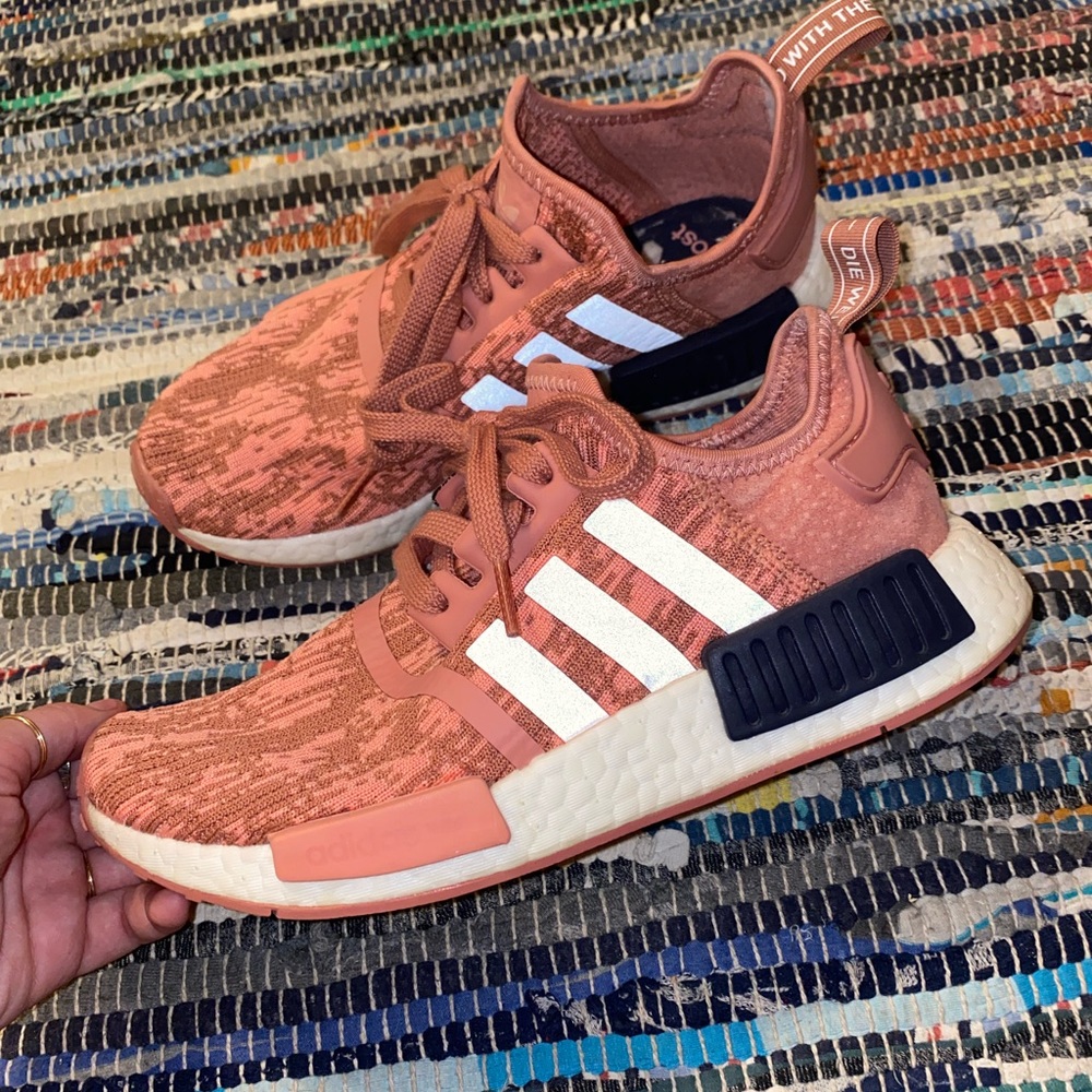 Adidas raw pink NMD r1